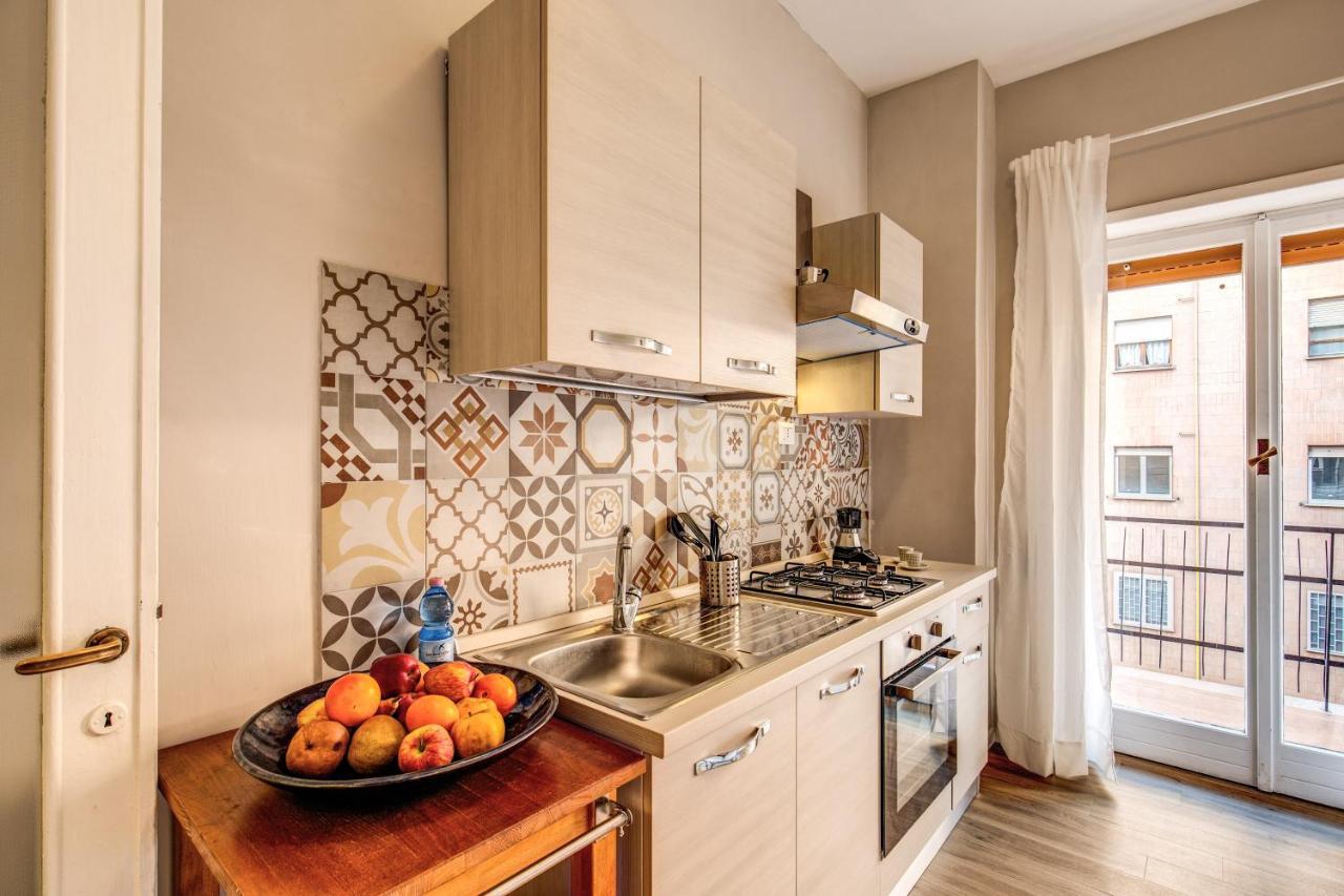 Aura Paradise Apartment Рим Екстериор снимка